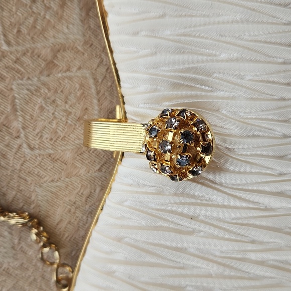 Elegant White Clutch Bag/crossbody - Picture 5 of 5